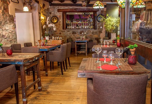 Deux salles au charme historique pour une ambiance unique